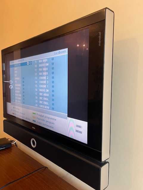TV Loewe Individual Dual 32" Selection + podstawa + uchwyty + pilot