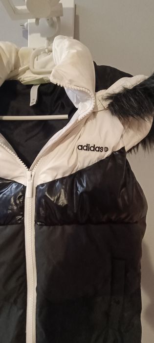 Kamizelka Adidas XS dla dziewczynki z kapturem 10-13 lat