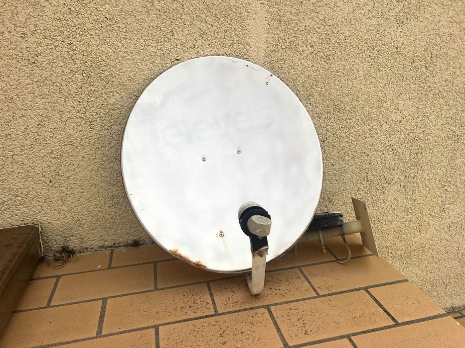 Antena Parabólica TV com suporte