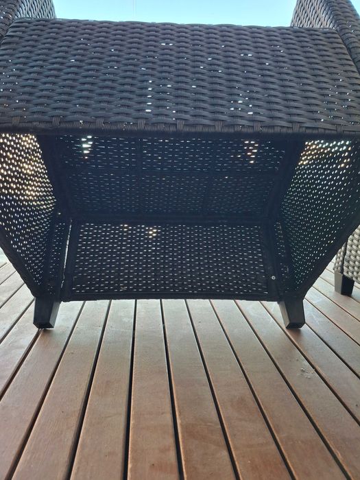 Cadeiras de jardim e mesa de exterior