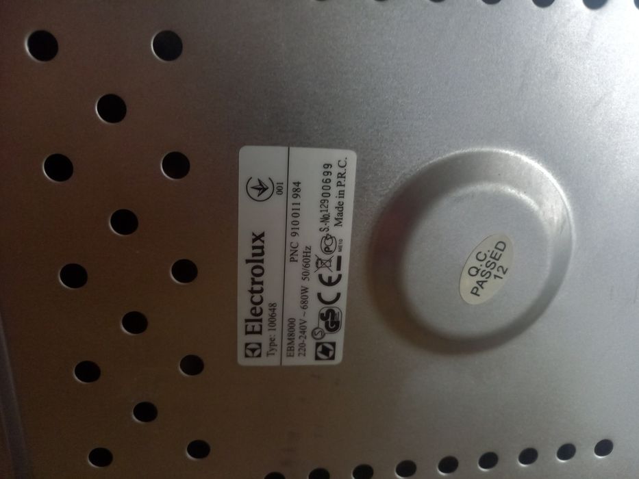 Хлібопічка ELECTROLUX EBM8000