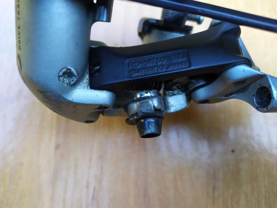 Shimano XT przerzutka tylna  RD -M750 SGS 9S Polecam