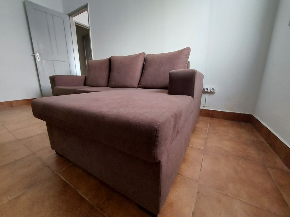 Sofá com chaise long