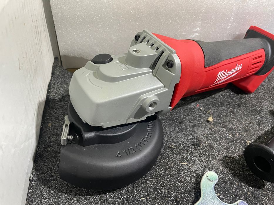 Milwaukee 2680-20 M18/акумуляторна болгарка