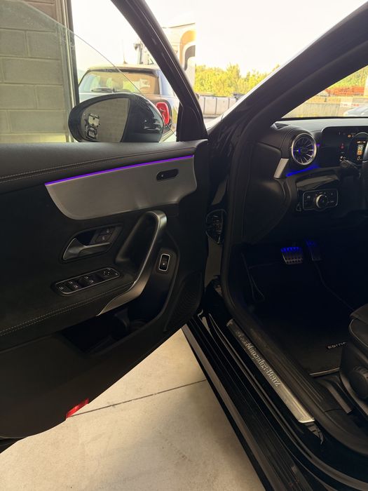 Mercedes A250e AMG Limousine night Paket