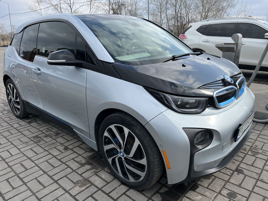 Електромобіль BMW I3