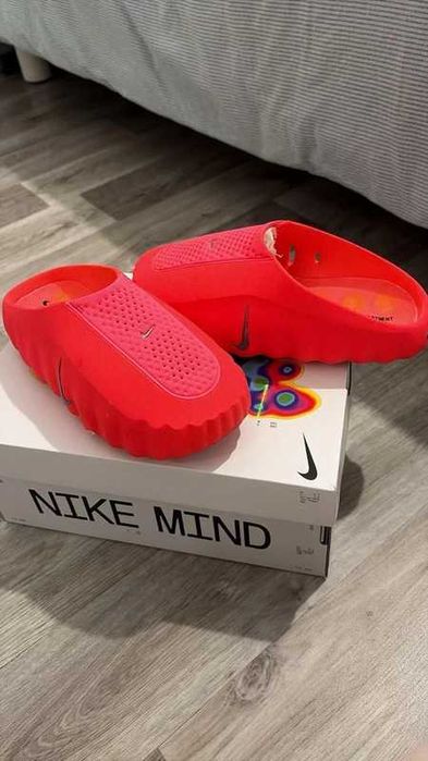 Nike Mind 001 Slide Solar Red Rozmiar 46