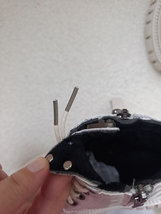 Ботінки для дівчинки черевики розмір 24 26 27