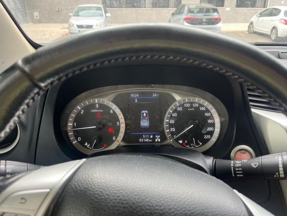 Nissan Navara D23