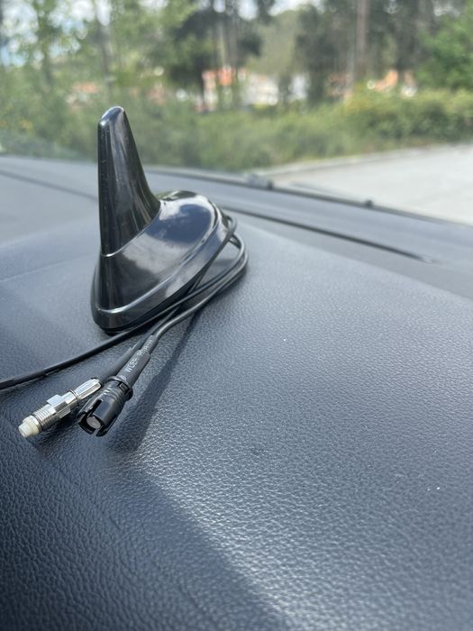 Antena ( barbatana de tubarao)