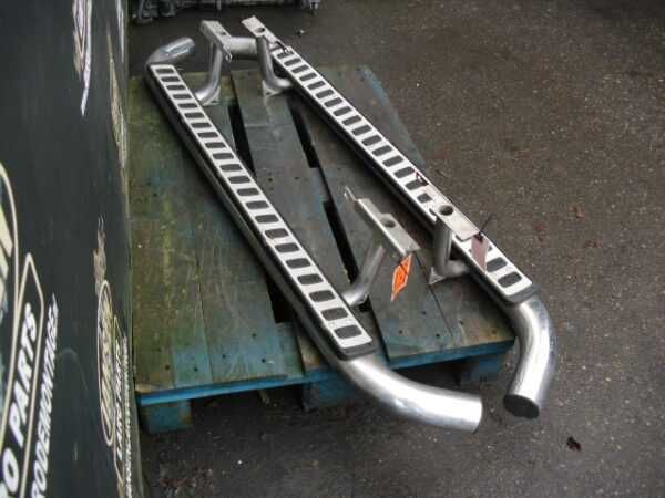 Land Rover Defender  110 e 130 estribos originais diversos