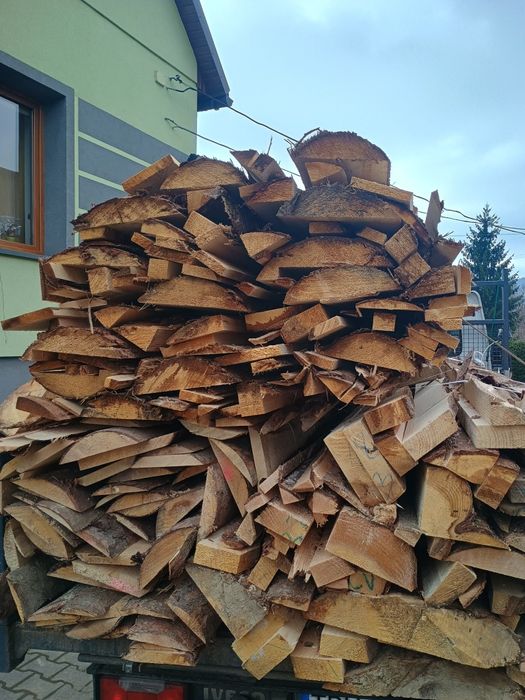 Drewno opałowe paczki lub cięte