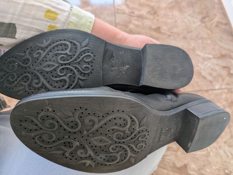 Oficerki skórzane czarne Geox 38