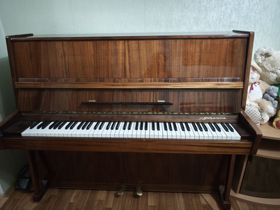 Продам піаніно Україна