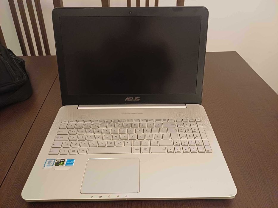 PC Asus todo reformatado - windows 10 + mala de pc