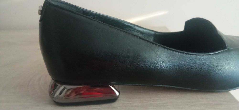 Laura Messi mokasyny półbuty skórzane czarne rozm. 37