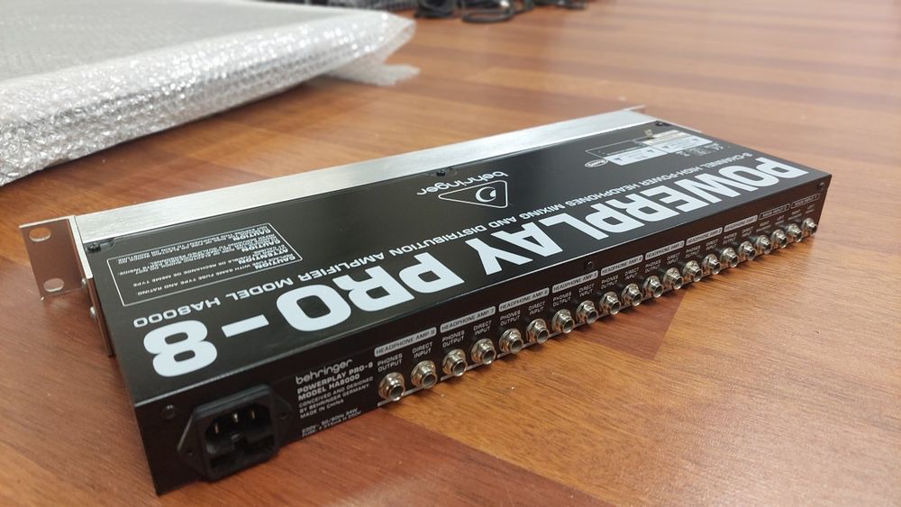 Behringer Powerplay Pro-8 HA8000 - Amplificador de Fones 8 Canais