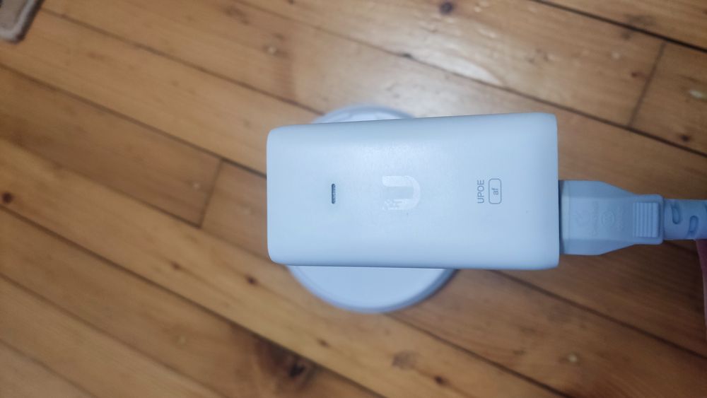 Адаптер живлення Gigabit AC/DC/PoE або GP-V480-032G.