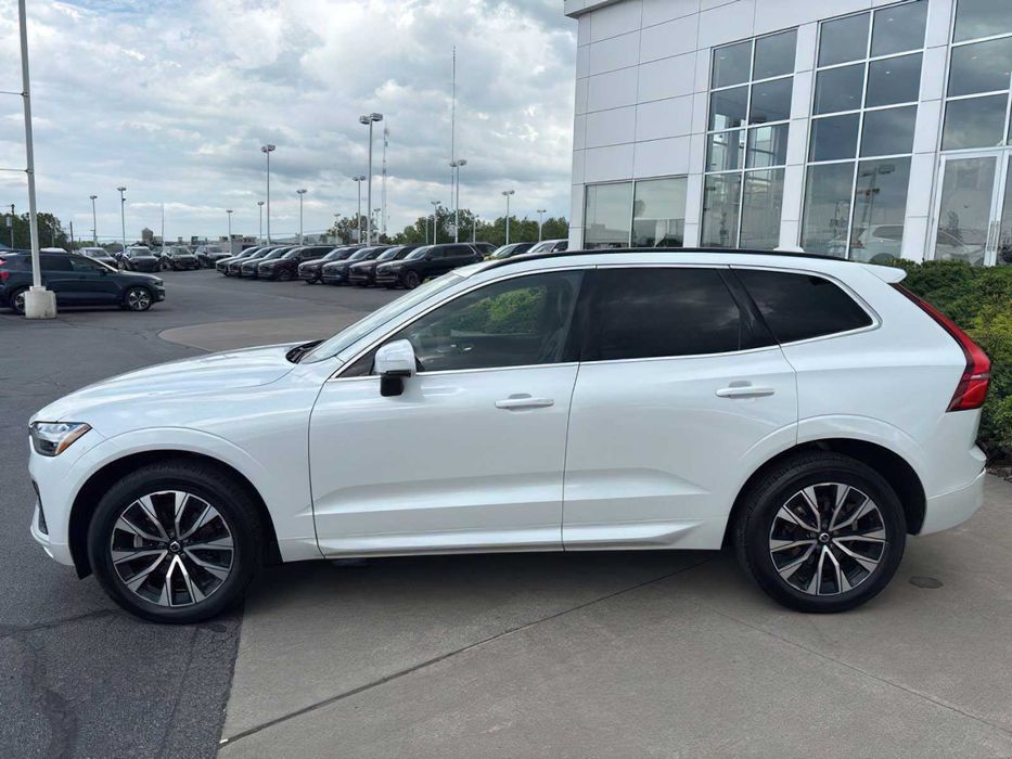 Volvo XC60 Hybrid      2022