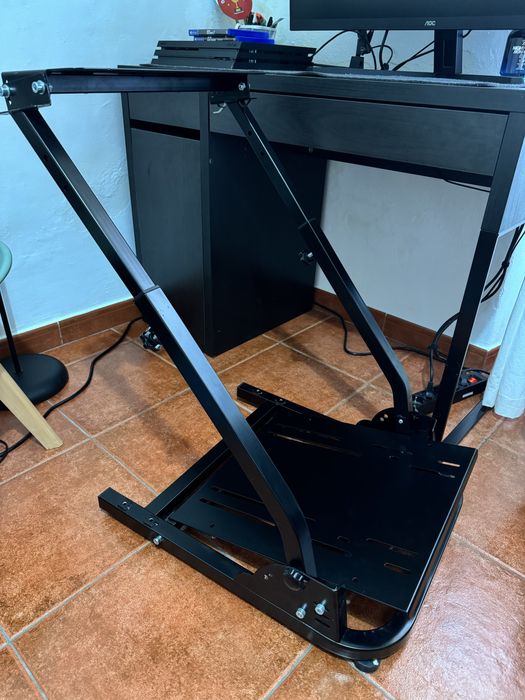 Suporte genérico para volante e pedais