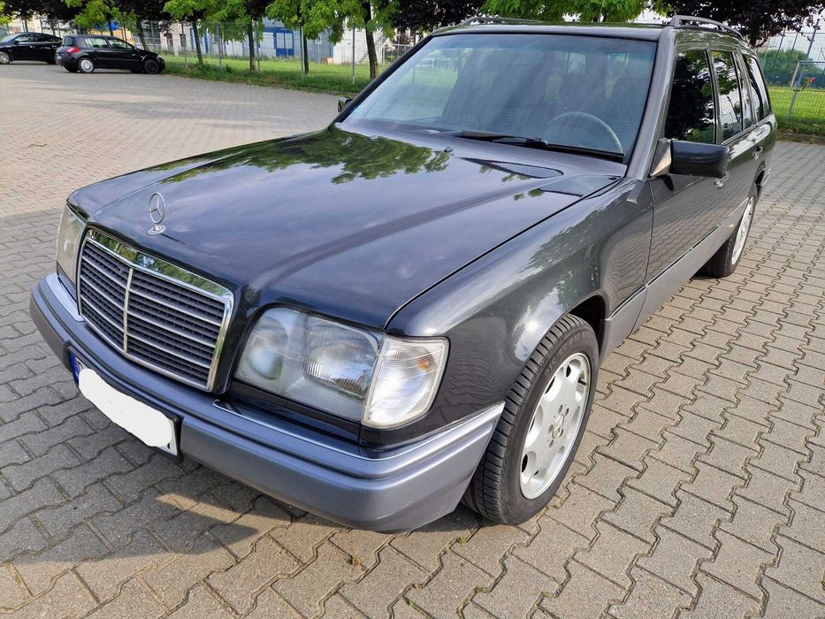 Mercedes-Benz W124 kombi 220E