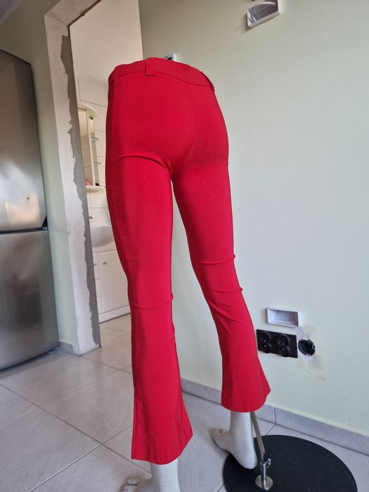 Spodnie czerwone dzwony
