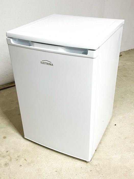 FRIGORÍFICO ELECTRONIA HS147RN III Altura 84,5 cm, Capacidade 113 Lt