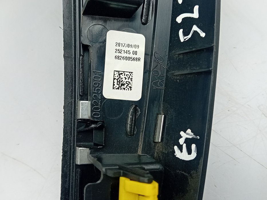 Moldura da consola central / rádio / aro RENAULT Clio IV (BH_)