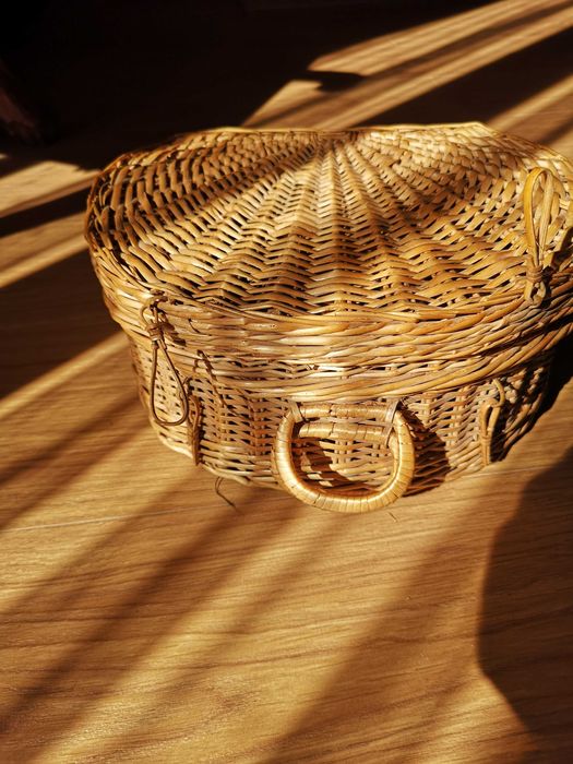 caixa em verga com forma de concha