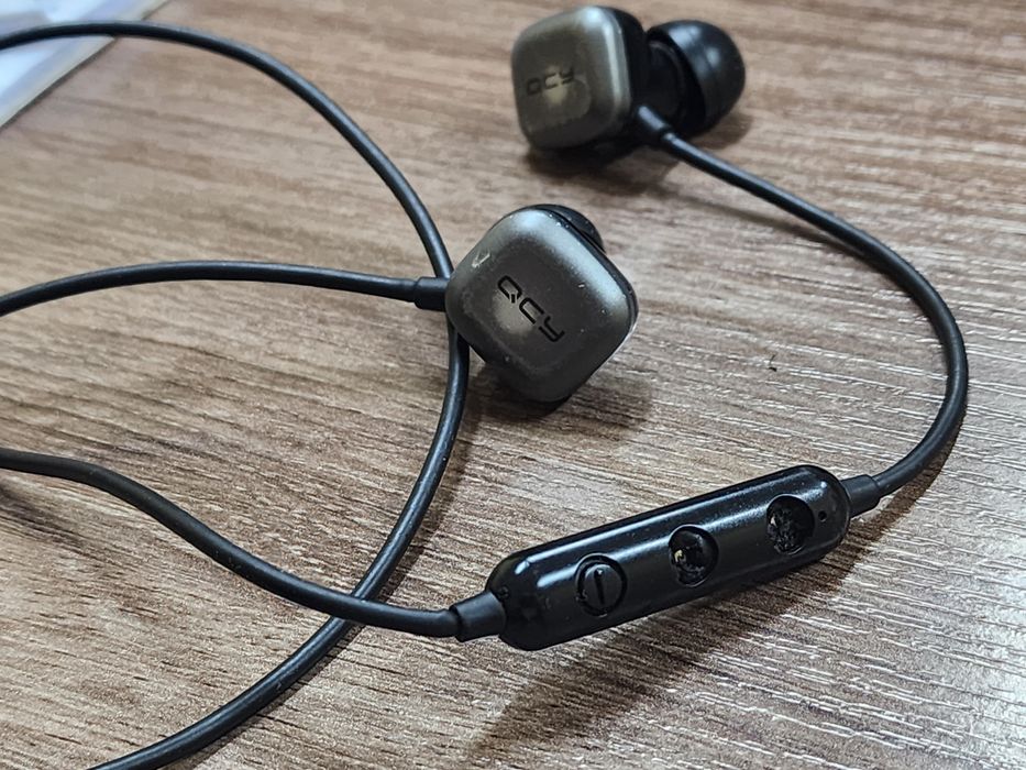 Навушники QCY M1 Pro на запчастини