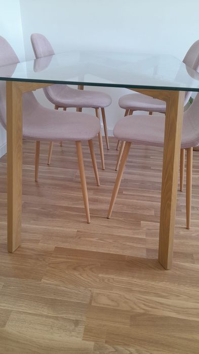 Oportunidade. Como Nova - Mesa retangular em vidro + 4 cadeiras rosa Hôma