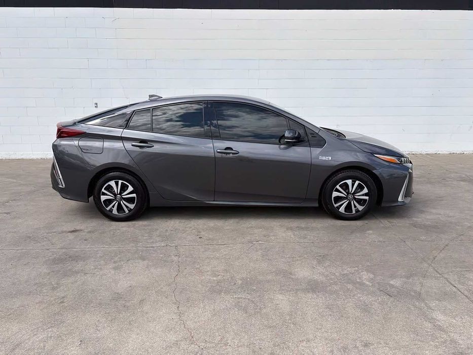 Toyota Prius Prime      2019