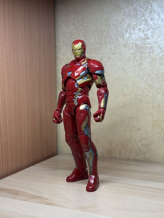 Marvel Legends Iron Man , Залізна людина 17 см