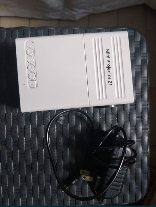 Mini progetor portatil