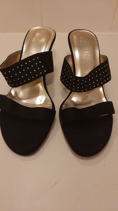 Chinelas  senhora  pretas