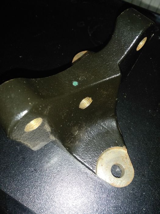 6C1Q-6030-BC кронштейн