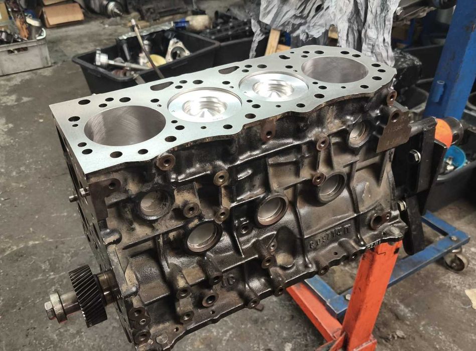 Remont / regeneracja silnika ISUZU 3.0 - 4JJ1 4JJ3 4HK1 - JCB Hitachi Case Sumitomo Denyo D-MAX