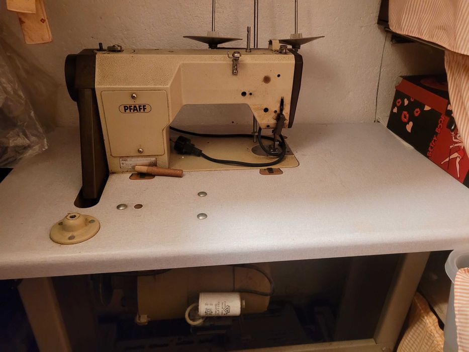 Maquina de costura Industrial  sem uso