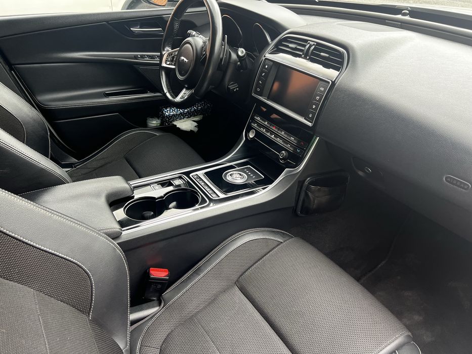 JAGUAR XE R sport como novo