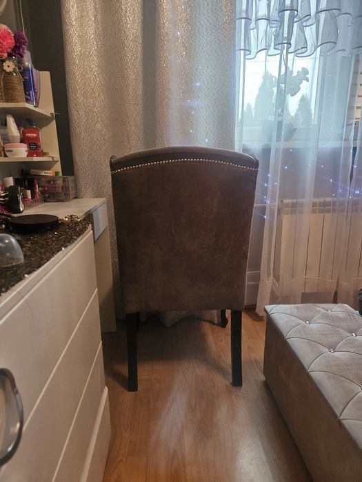 Sprzedam 4  duże krzesła glamour