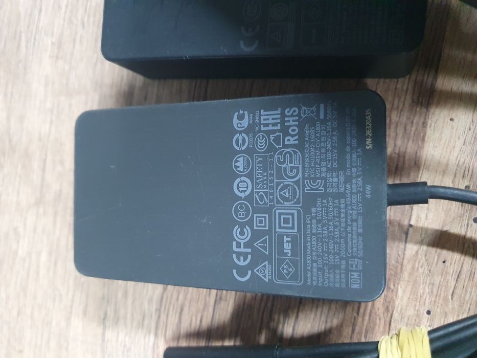 Зарядка зарядное блок живлення Microsoft surface model 1800 оригінал