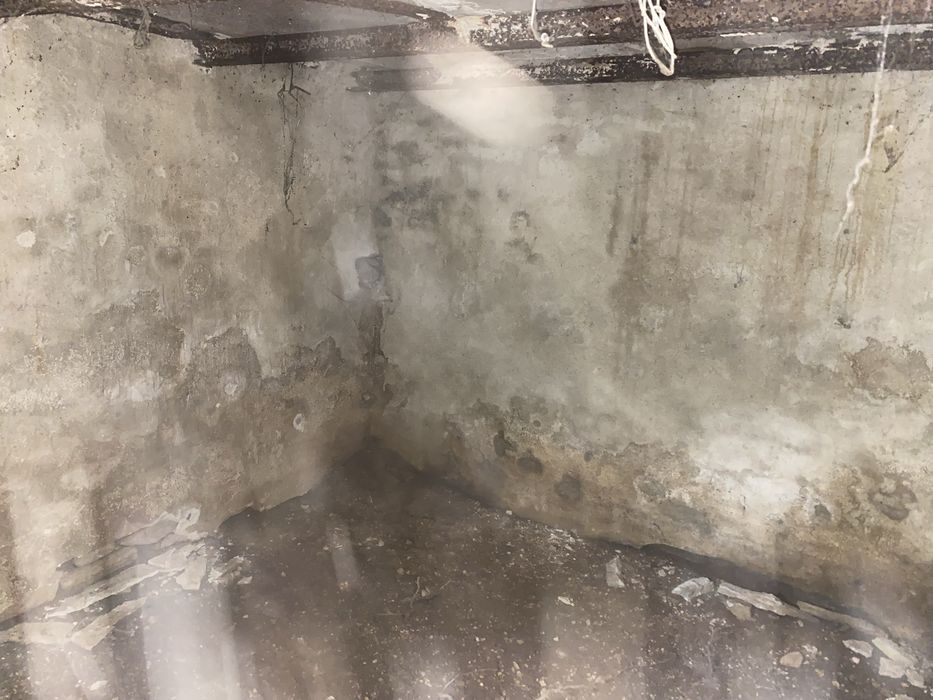 Продам 42 сотки в гірській місцевості, Бабичі (є будинок)