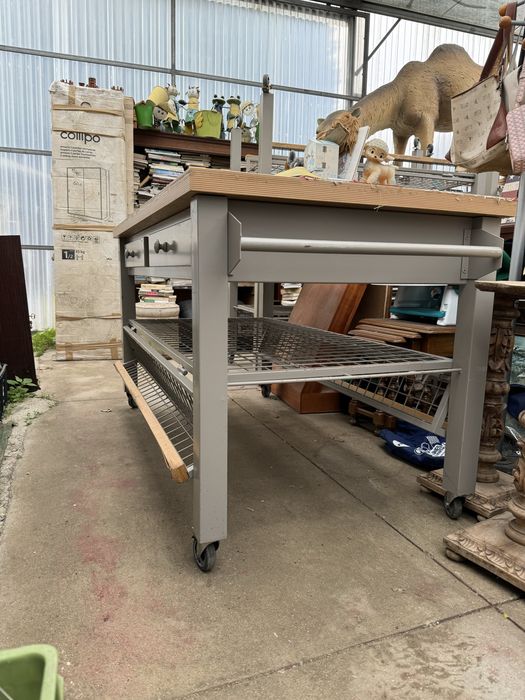 Vendo Mesas/Bancadas de Trabalho em bom estado!