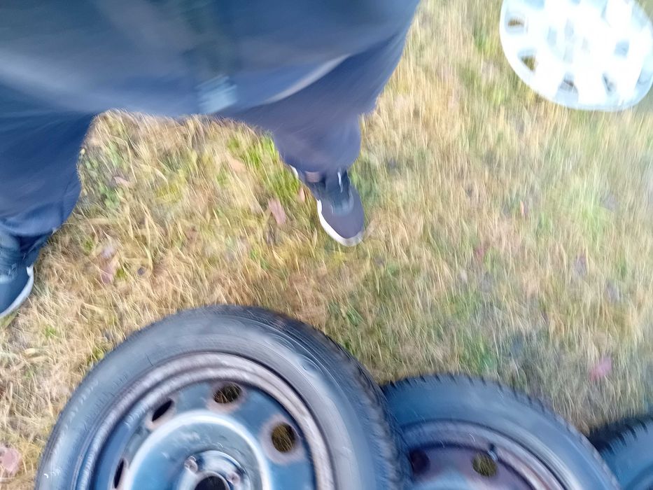 Opony zimowe plus felgi.