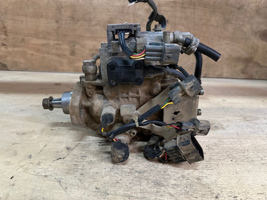 Bomba Injetora Mitsubishi L200 2.5 4D56 Bomba elétrica MR577077