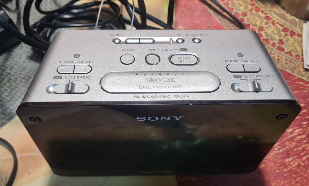 Радиоприемник,радиочасы sony icf-c414 dream machine. ,статуэтка,sharp