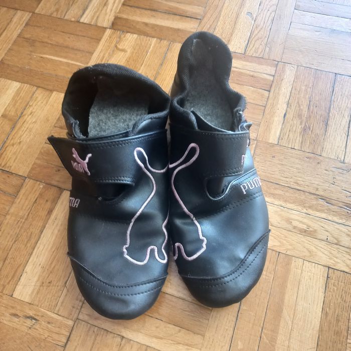 Buty sportowe firmy Puma, rozmiar 37