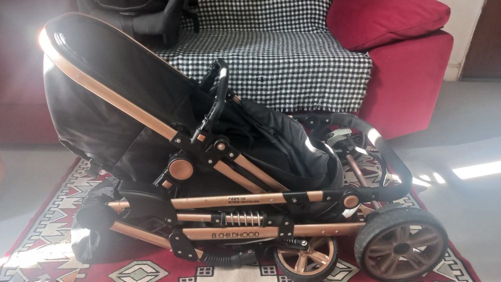 Carrinho de bebé  e  carrinho de passeio