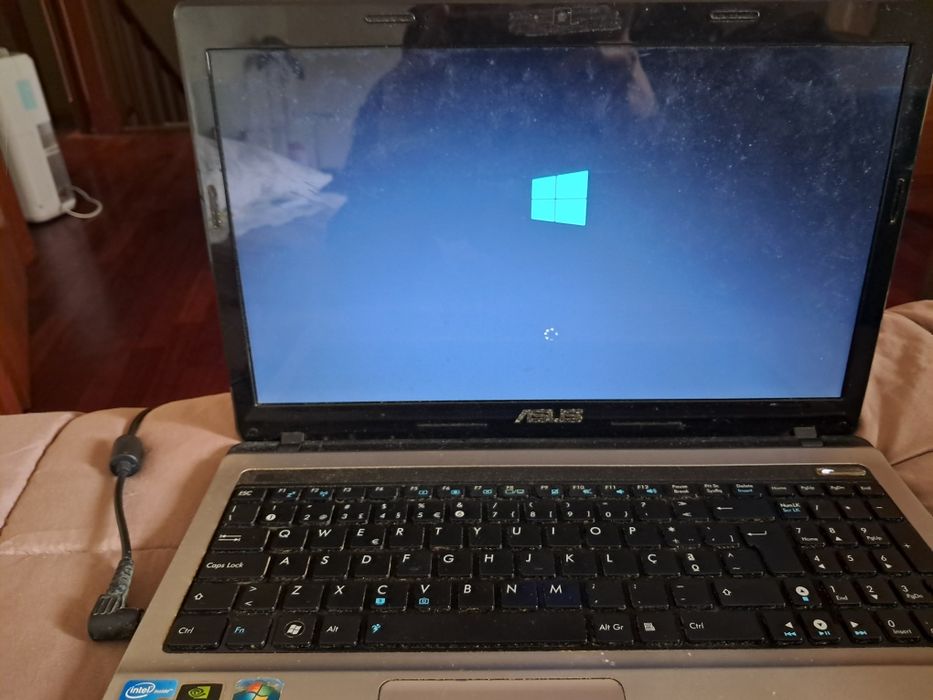 Portátil Asus 2GB Grafica 6GBRam