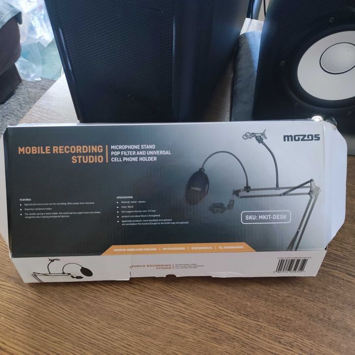 Mikrofon z filtrem i uchwytem